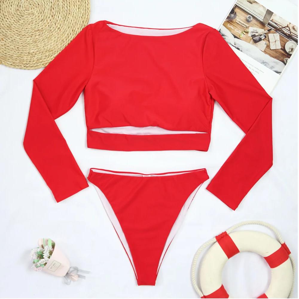 Maillot de bain uni 2 pièces et à manches longues Maillot de bain deux pièces rouges à manches longues.