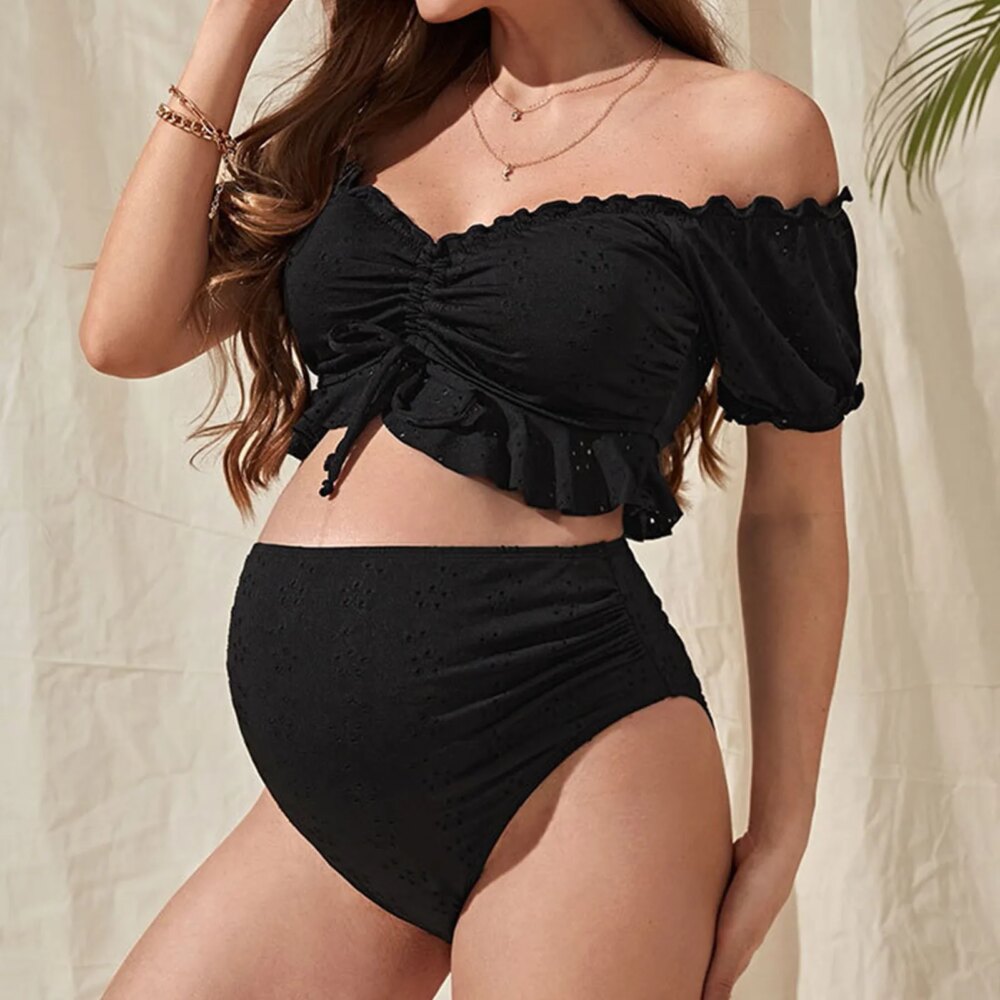 Image représentant le maillot de bain deux pièces pour femmes enceintes noir porté
