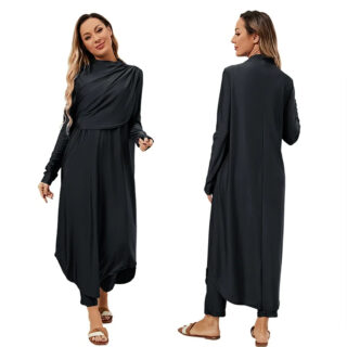 Maillot de Bain Burkini à Coupe Large sur une femme sur fond blanc