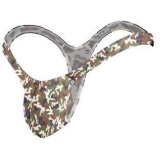 Maillot de Bain Homme String à Camouflage Militaire sur fond blanc