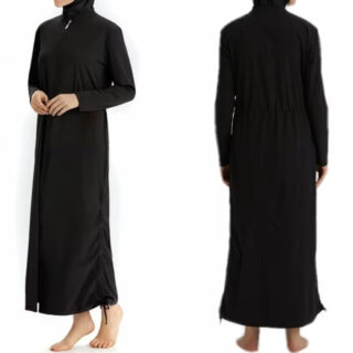 Maillot de Bain Burkini Long et Noir sur une femme sur fond blanc
